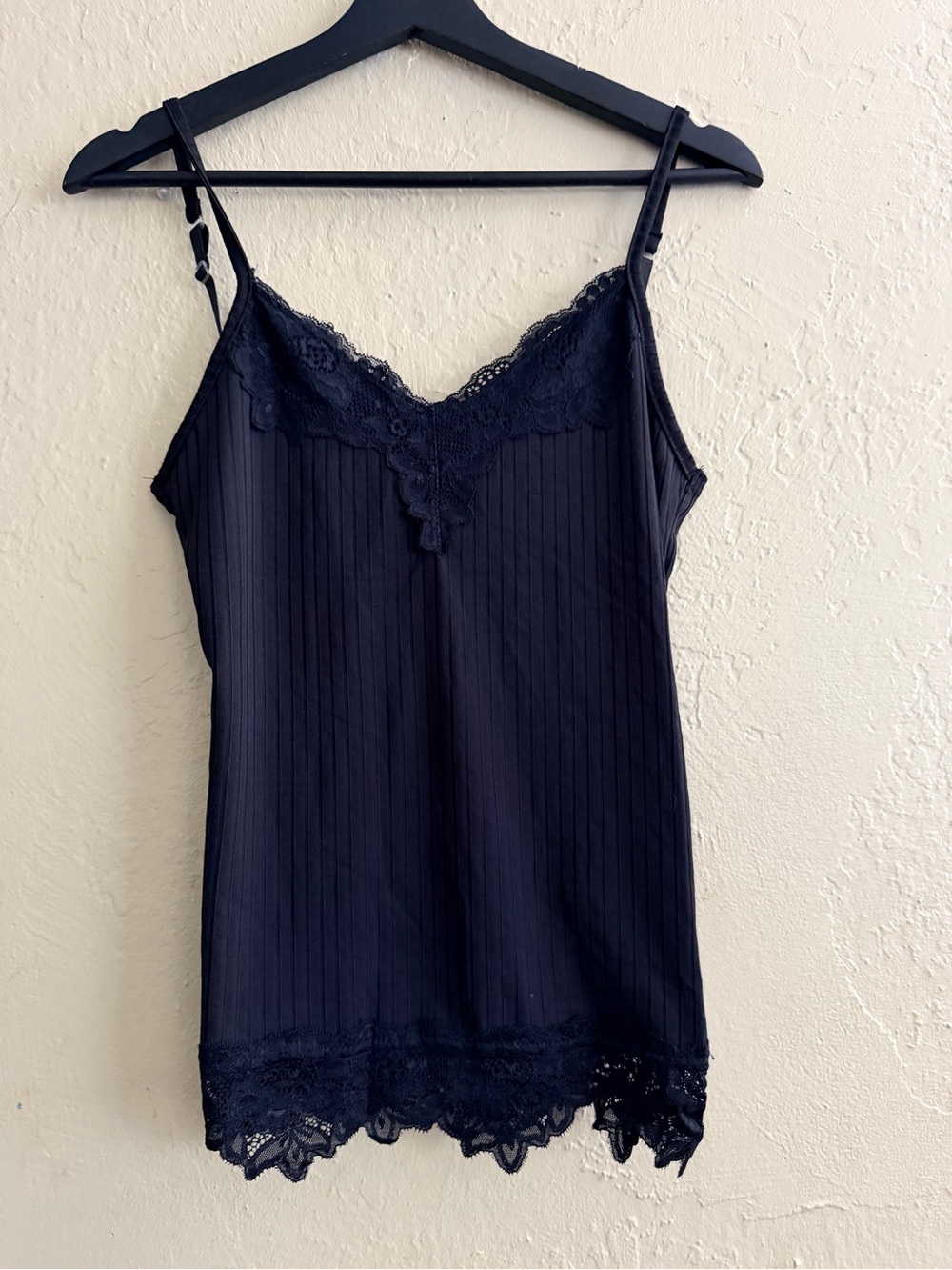 Black Lace-Trim Ribbed V-Neck Tank Top